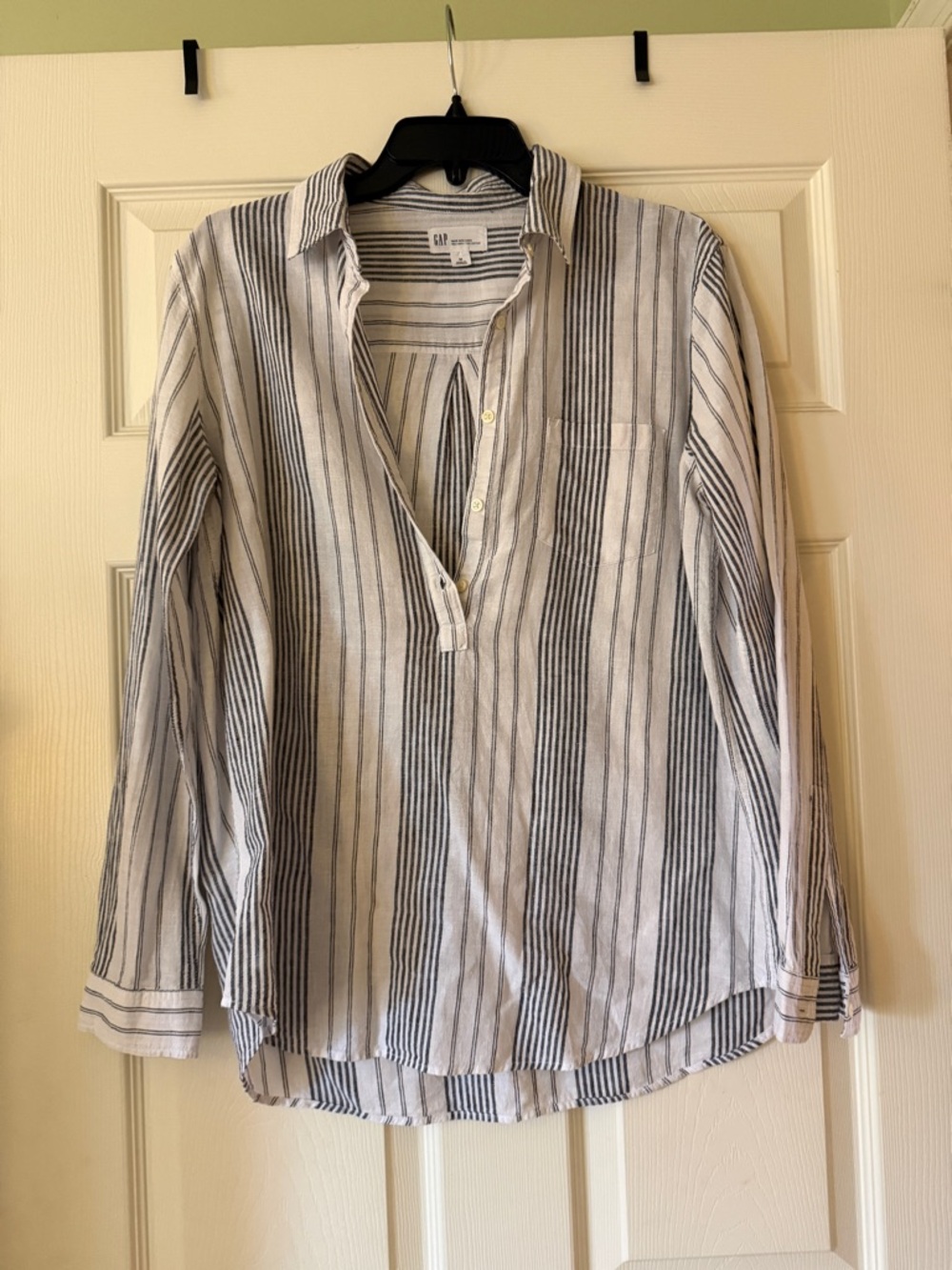 GAP Women’s White and Navy Vertical Stripe Button-Down Shirt